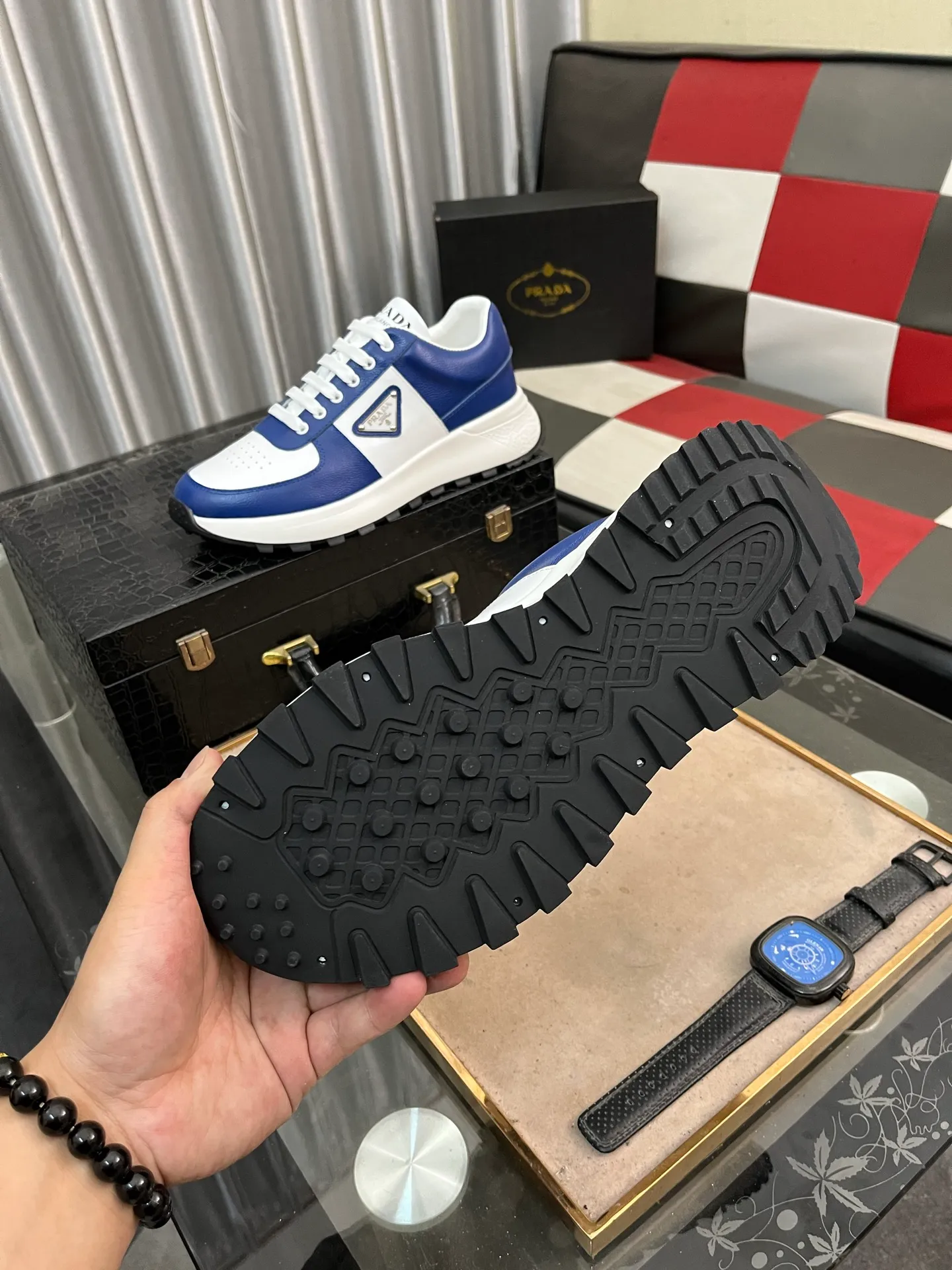 Men's shoes 💰440⌚️⌚️ PRADA [Prada] popular men's shoes, casual shoes and sports shoes! High-end quality 🍀 The upper is made of imported original cowhide 💥 cowhide lining; the original molded outsole. The style is correct and elegant, comfortable and versatile💪 Three quality guarantees. Size: 38-44, 3️⃣colors available.
